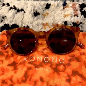 KOMONO Sunglasses - Lulu Caramel Demi